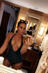 Demi Lovato Social Media Pics 4/22/2017
