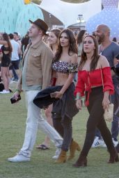Emily Ratajkowski With Friends at Coachella in Indio 4/14/2017