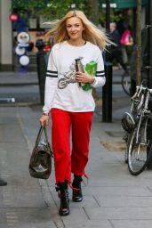 Fearne Cotton Arriving at BBC Radio Two Studios in London 4/10/2017