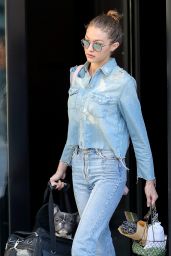 Gigi Hadid in Jeans - Leaving Her Apartment in NYC 4/16/2017