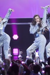 Hailee Steinfeld Performs at 2017 Radio Disney Music Awards in LA