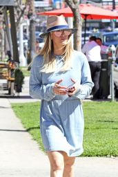 Kaley Cuoco Spring Outfit Ideas - Out in Los Angeles, 4/2/2017