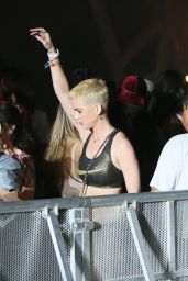 Katy Perry - Coachella Valley Music and Arts Festival in Indio 4/15/2017
