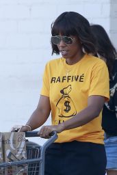 Kelly Rowland - Shops For Groceries at Bristol Farms in LA 4/20/2017