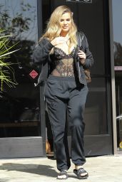 Khloe Kardashian Street Style - Out in Los Angeles, CA, 4/5/2017