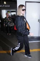 Khloe Kardashian Travel Outfit - LAX in LA 4/17/2017