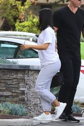 Kim Kardashian Street Style - Arrives to the Studio in Los Angeles 4/17/2017