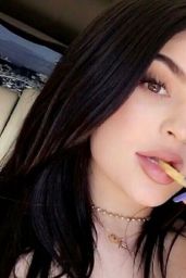 Kylie Jenner Social Media Pics 04/29/2017