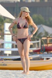 Michelle Hunziker in Bikini - Dubai 4/11/2017 