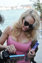 Pamela Anderson Style - Venice. Italy 4/11/2017
