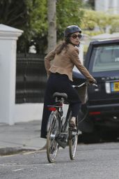 Pippa Middleton - Riding Bike Around London 4/11/2017