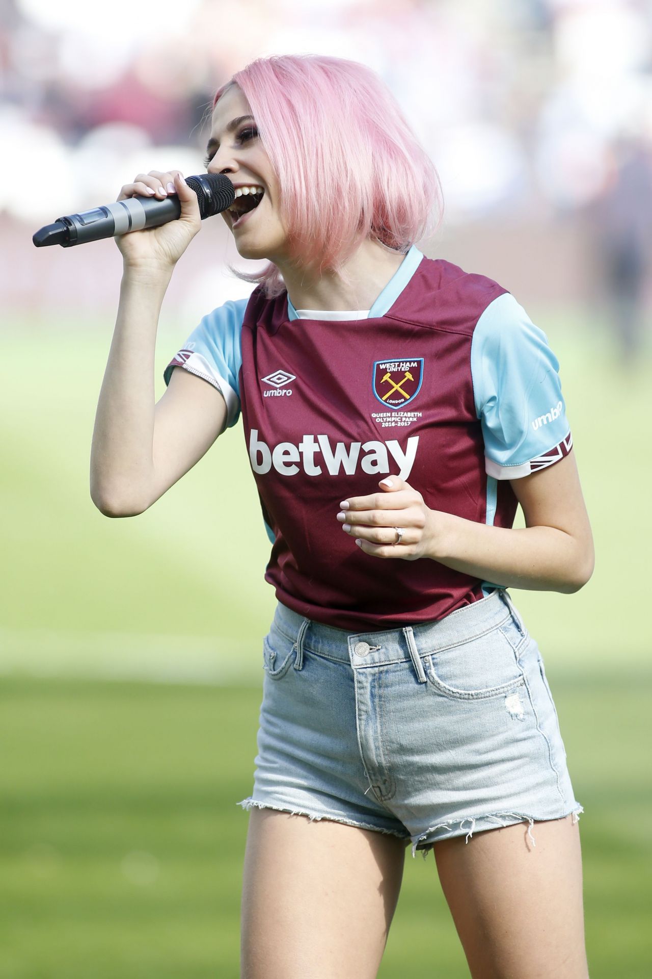 Pixie Lott - Performing At Half Time in West Ham V Everton Football