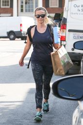 Reese Witherspoon in Workout Attire - Los Angeles 4/11/2017