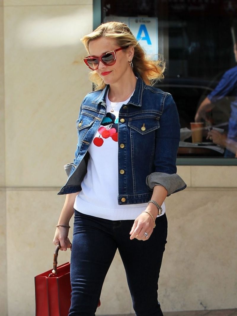 Reese Witherspoon Office Chic Outfit - Going to a Business Meeting in