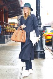 Rosie Huntington-Whiteley - Shopping in New York City 4/6/2017