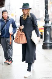 Rosie Huntington-Whiteley - Shopping in New York City 4/6/2017