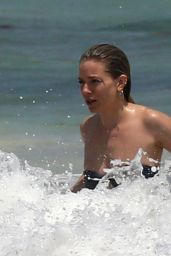 Sienna Miller Bikini Candids - Beach in Cancun 4/2/2017
