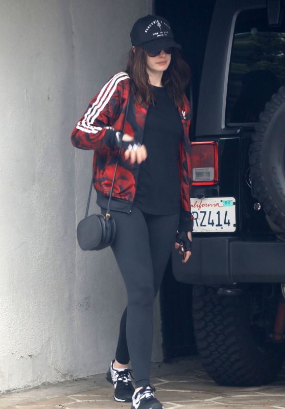 Anne Hathaway in Tights - West Hollywood 05/26/2017