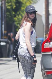 Anne Hathaway in Workout Gear - West Hollywood, CA 05/19/2017
