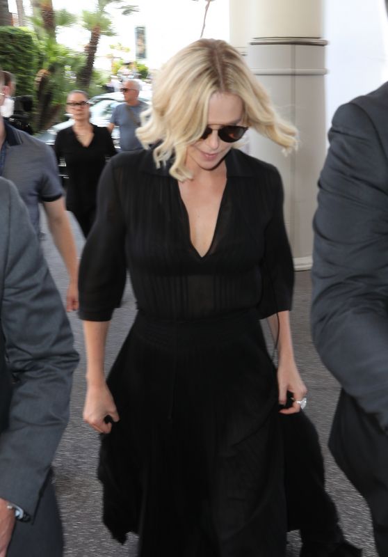Charlize Theron - Arrives at Martinez Hotel in Cannes 05/23/2017
