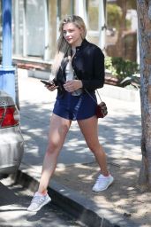 Chloe Grace Moretz is All Smiles - Leaves Yoga Class in West Hollywood 05/23/2017