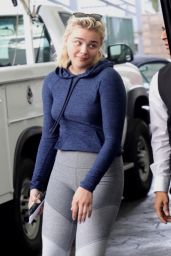 Chloe Moretz in Tight Fitting Activewear - Carries Some Takeout From Aroma Cafe in LA 05/05/2017