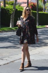 Elizabeth Olsen - Gets Iced Coffee With Her Friend in West Hollywood 05/16/2017