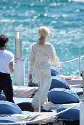 Elle Fanning - Photoshoot on the Beach in Cannes, France 05/18/2017