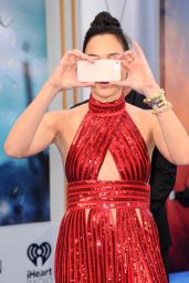 Gal Gadot on Red Carpet – “Wonder Woman” Movie Premiere in Los Angeles 05/25/2017