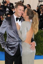 Gisele Bundchen – MET Gala at The Metropolitan Museum of Art in New York 05/01/2017