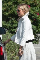 Gwyneth Paltrow Casual Style - Out in Los Angeles 05/19/2017