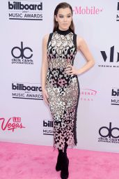 Hailee Steinfeld – Billboard Music Awards in Las Vegas 05/21/2017