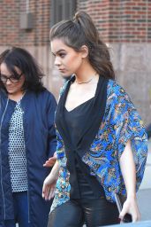 Hailee Steinfeld Meets Her Fans as She Leaves Her Hotel in NYC 05/03/2017