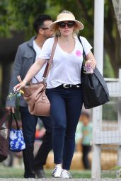 Hilary Duff at Underwood Farms Strawberry Fields in Moorpark 05/15/2017