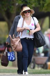 Hilary Duff at Underwood Farms Strawberry Fields in Moorpark 05/15/2017