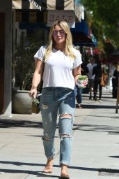 Hilary Duff in Ripped Jeans - Went to Lunch With ex Mike Comrie in Studio City 05/03/2017