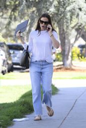 Jennifer Garner Street Style - Out in Los Angeles 05/27/2017