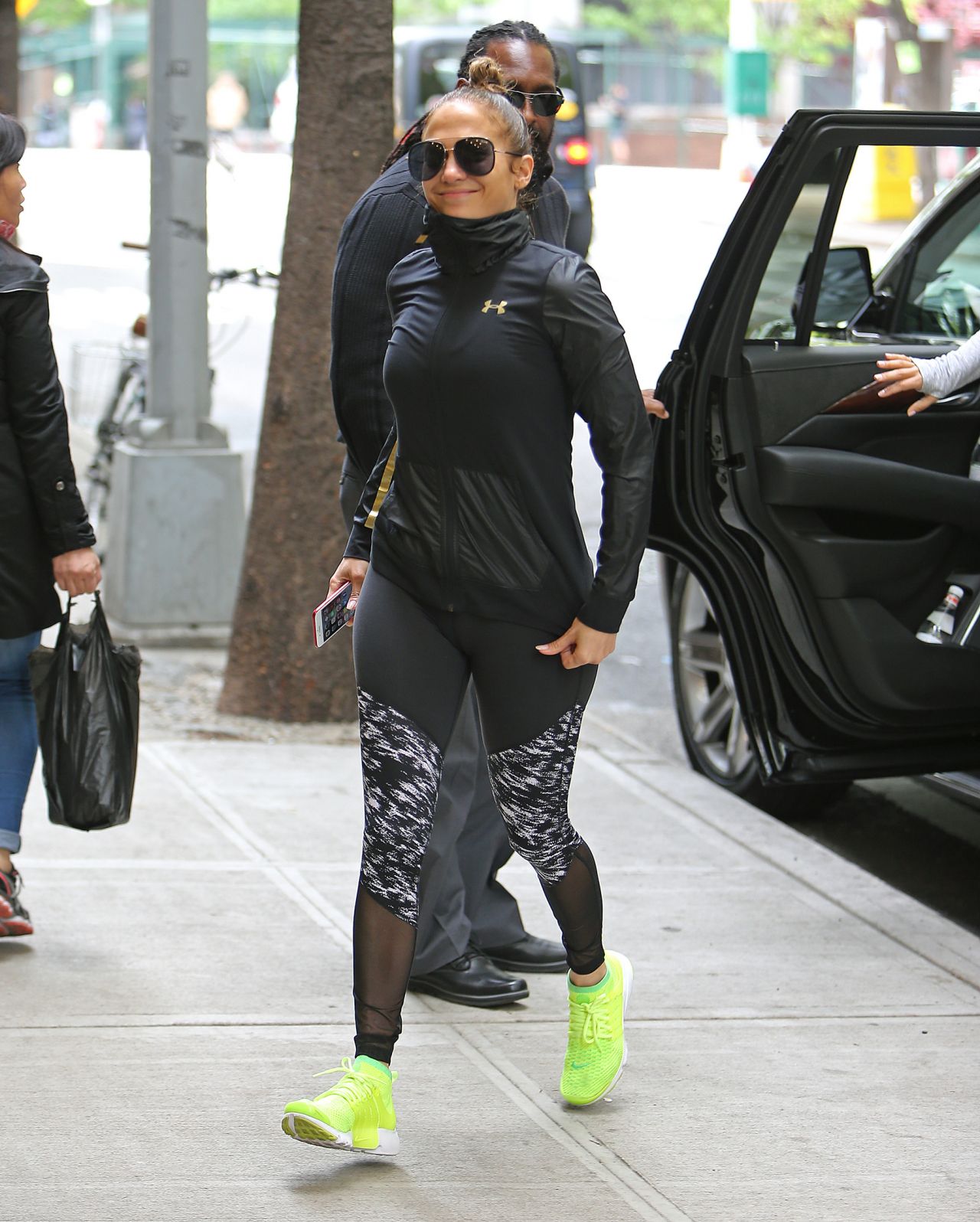 Jennifer Lopez in Workout Gear - Heads to the Gym in New York 05/11