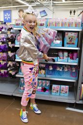 JoJo Siwa - Celebrates Her 14th Birthday at Walmart in Rogers, Arkansas 05/19/2017