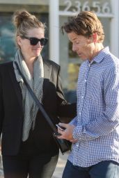 Julia Roberts Leaving Urgent Care With Husband Danny - Malibu 05/13/2017