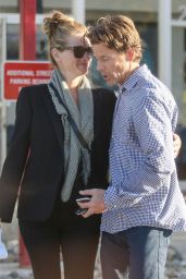 Julia Roberts Leaving Urgent Care With Husband Danny - Malibu 05/13/2017
