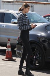 Kaia Gerber Street Style - Out For Lunch in Santa Monica 05/01/2017