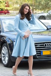 Kate Middleton  in Luxembourg - Outside the City Museum 05/11/2017