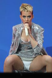 Katy Perry - Performing at Radio 1 Big Weekend in Hull, UK 5/27/2017 