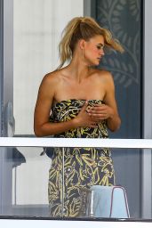 Kelly Rohrbach Candids - at a Hotel Balcony in Miami 05/13/2017