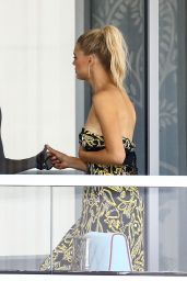 Kelly Rohrbach Candids - at a Hotel Balcony in Miami 05/13/2017