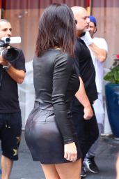 Kim Kardashian in Skintight Black Outfit - Arrives to Film KUWTK in Studio City 05/08/2017