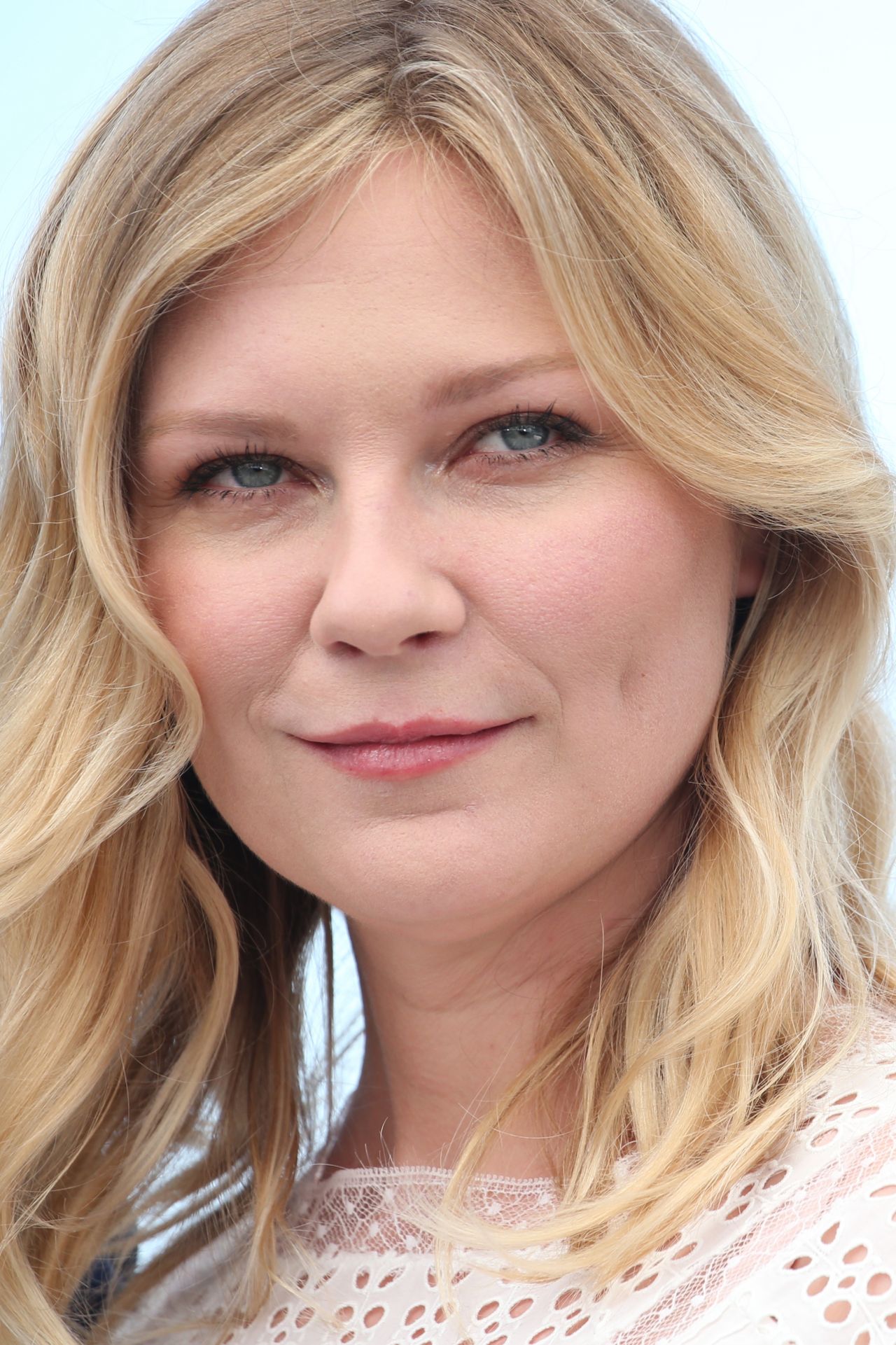 Kirsten Dunst – “The Beguiled” Photocall at Cannes Film Festival 05/24 ...