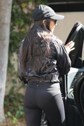 Kourtney Kardashian in Tights - Leaving Art Class in Los Angeles 05/30/2017