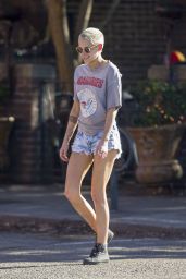 Kristen Stewart Leggy in Jeasn Shorts - New Orleans 05/11/2017